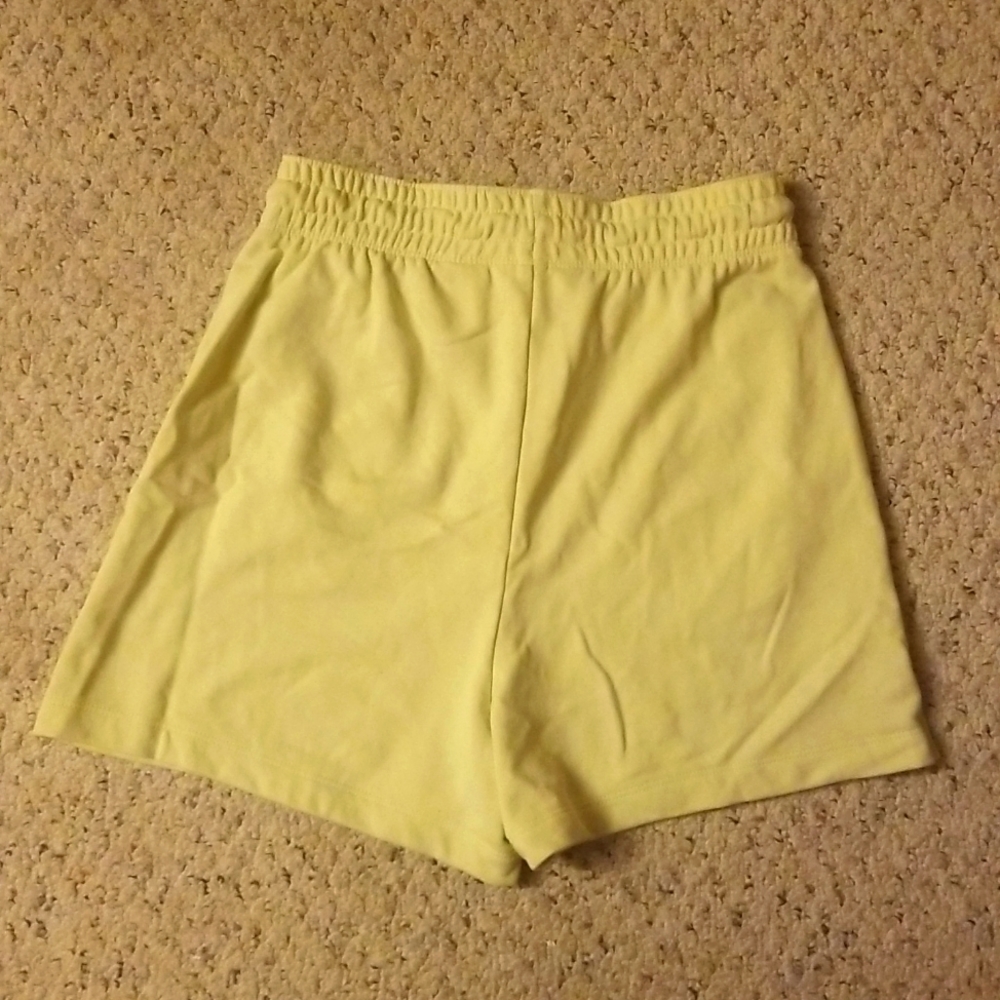 Shorts - Picture 2 of 3